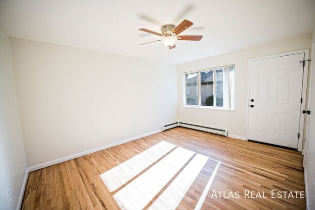 Building Photo - NEWLY RENOVATED - Beautiful 2bed, 1bath in...