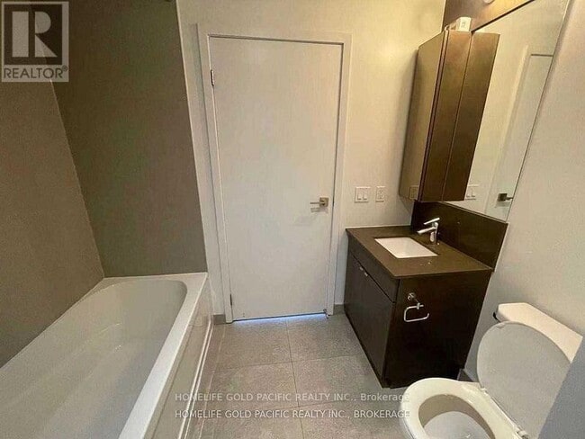 Building Photo - 98 Lillian St