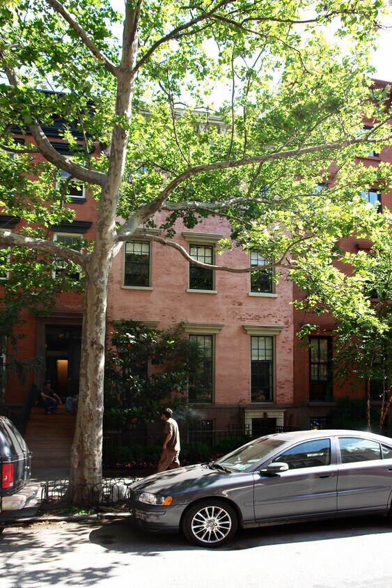 Primary Photo - 415 W 21st St