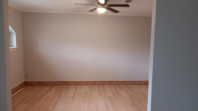 Building Photo - 5843 Beldart St
