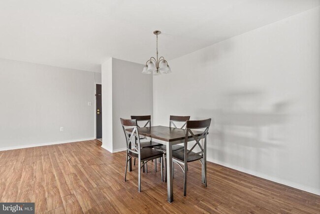 Foto del edificio - 561 Florida Ave