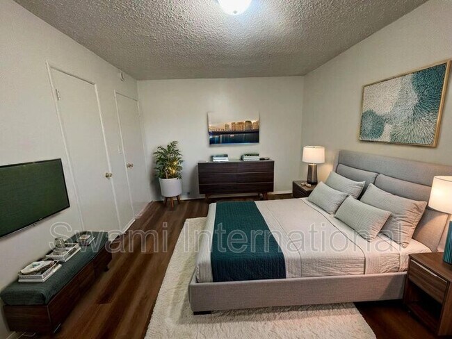 Foto del edificio - 1303 W 107th St