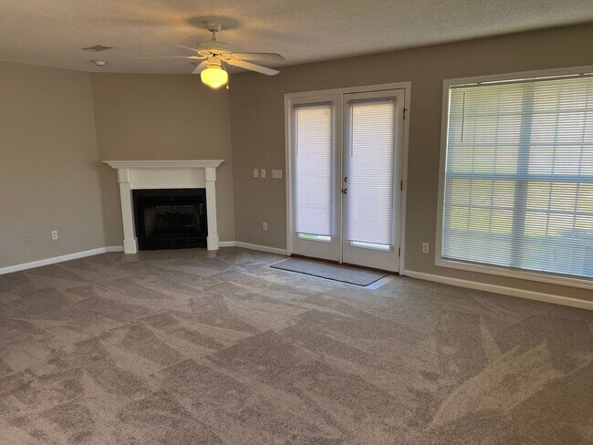 Building Photo - 153 Woodberry Dr