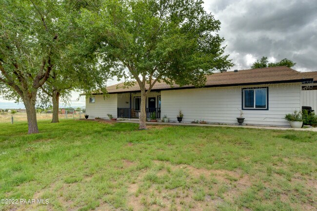 Building Photo - 283 N Reed Rd