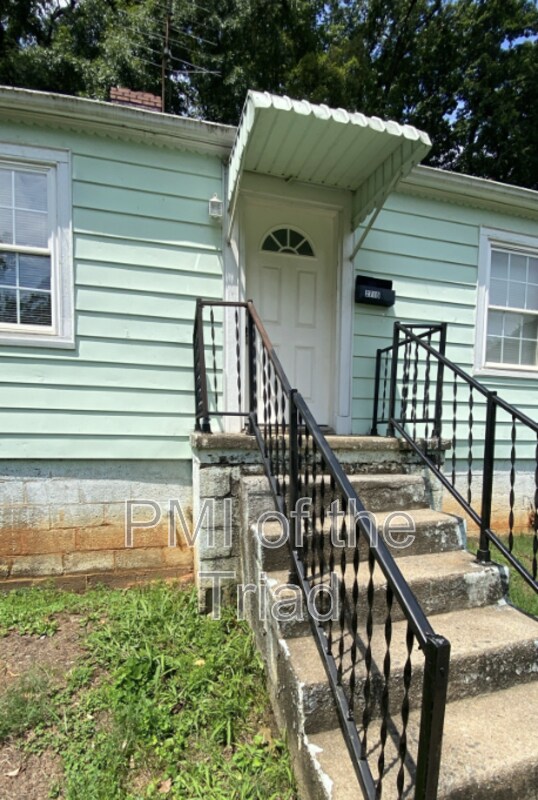 Building Photo - 2716 Ivy Ave