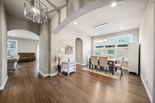 Building Photo - 13014 S Ash St