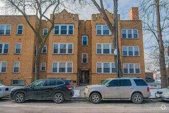 Building Photo - 2750 N Kostner Ave