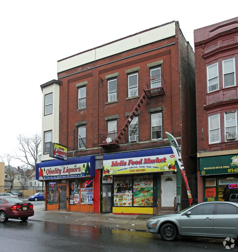 Building Photo - 265-267 South Orange Ave