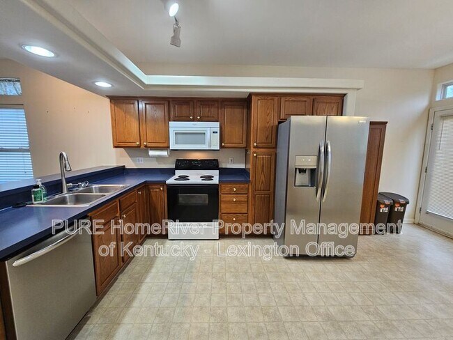 Foto del edificio - 2616 Crystal Falls Rd