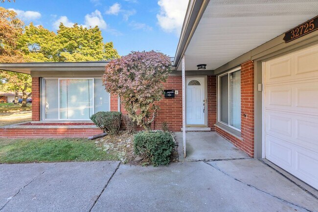 Foto del edificio - 32725 Barkley St