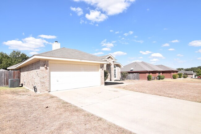 Foto del edificio - 5011 Fawn Dr