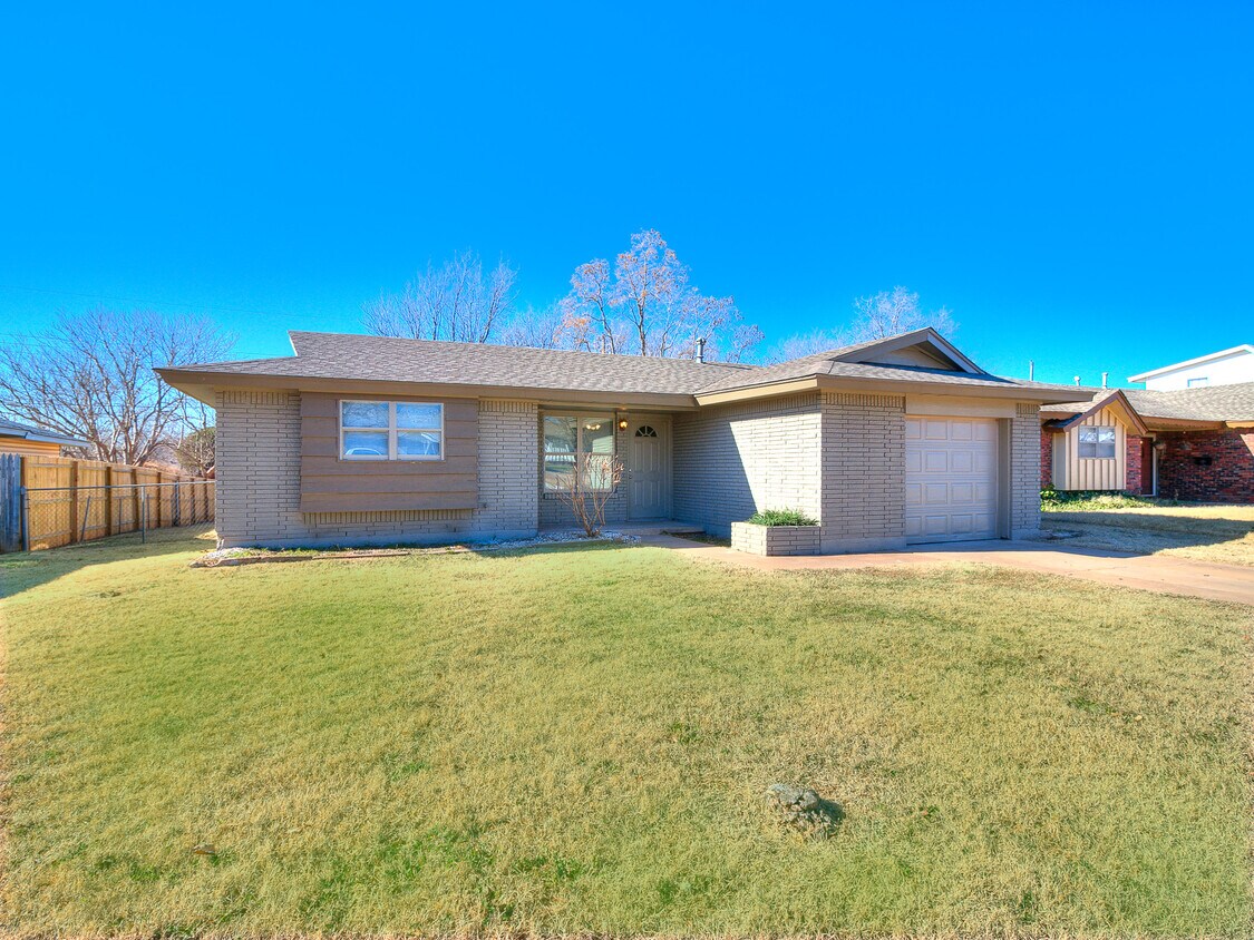 Photo - 1311 N Nail Pkwy (Moore, OK)