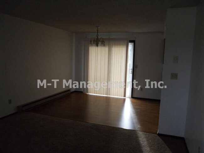 Foto del edificio - South Valley duplex + garage + fenced yard