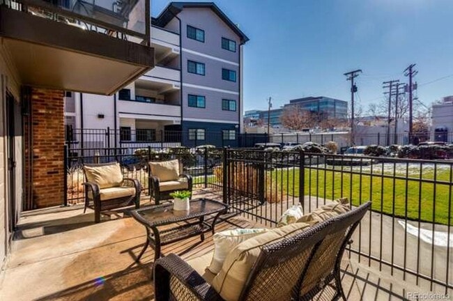 Building Photo - LOCATION!! Denver's Desirable Cherry Creek...