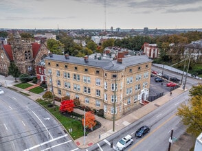 Building Photo - Auburndale