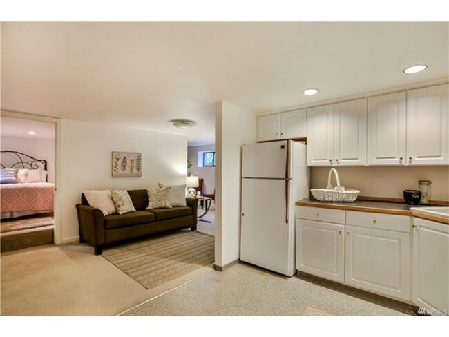 Foto del edificio - 4022 59th Ave SW