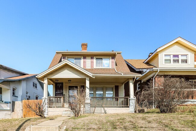 Foto del edificio - 4009 E 3rd St