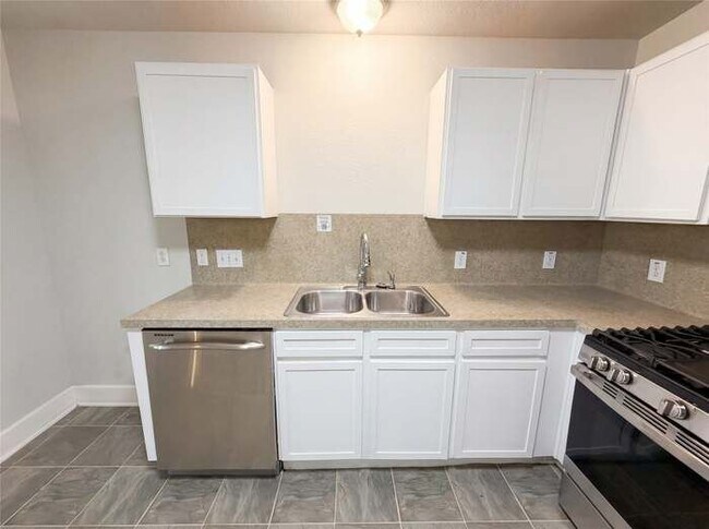 Building Photo - 414 Binnacle Way