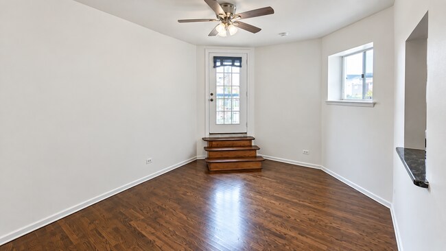 Foto del edificio - 3133 W Augusta Blvd