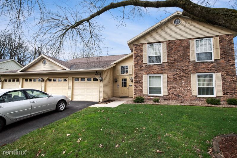 Primary Photo - 3 br, 2 bath Condo - 4019 Lexington Dr NE #A