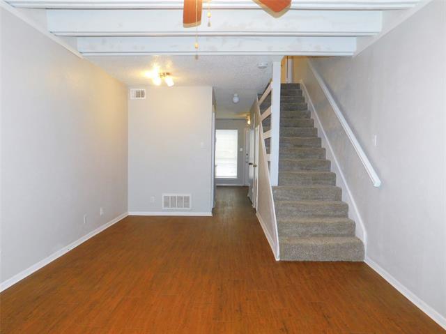 Building Photo - 1911 Kingswood Ct