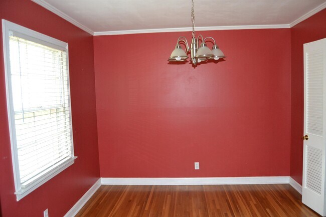 Building Photo - 1606 Sterling Dr