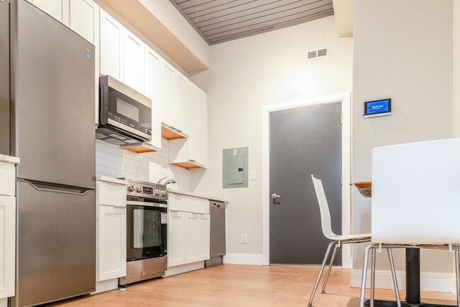Building Photo - 44 Bromfield St