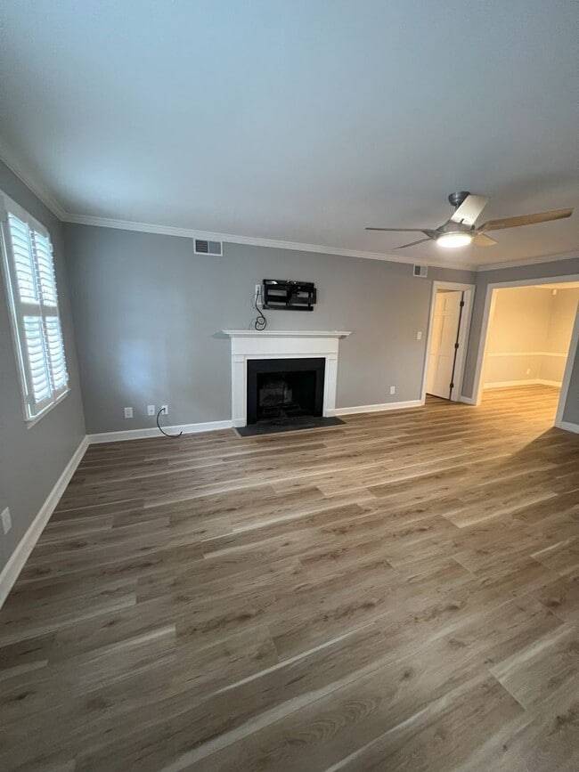 Building Photo - 340 Hanover Arms Ct