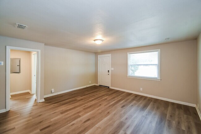 Foto del edificio - 5405 Sharon Terrace