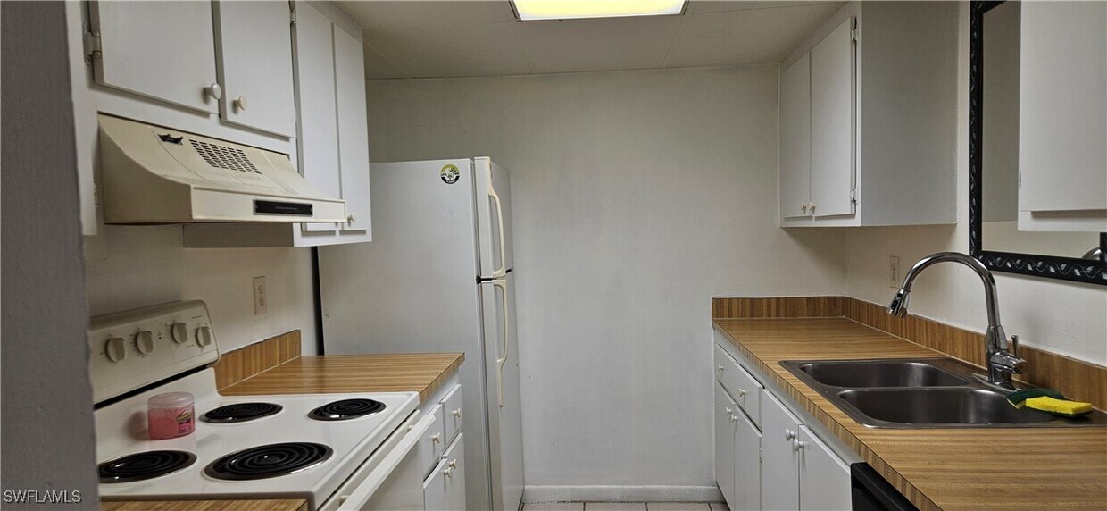 Foto del edificio - 12662 Kenwood Ln