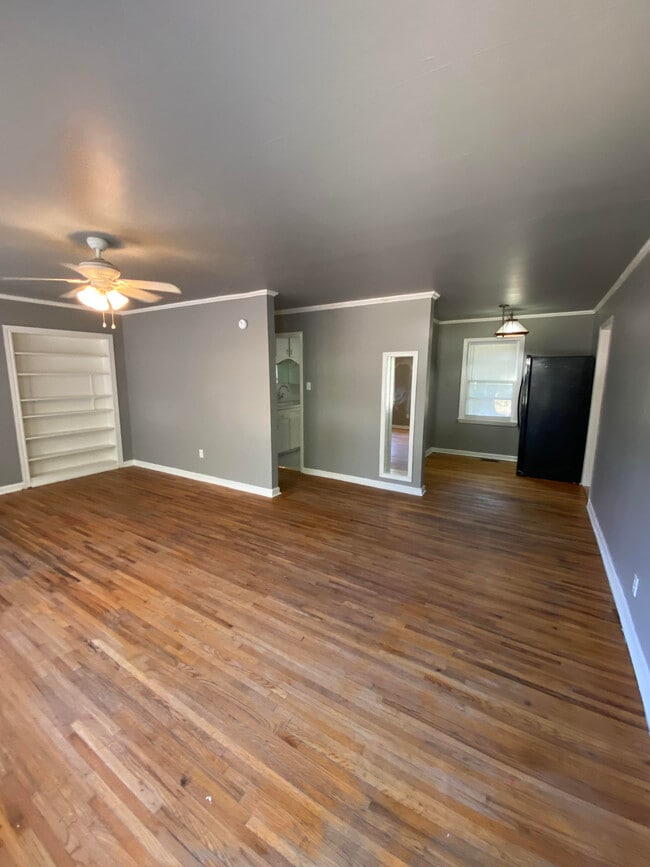 Foto del edificio - 1116 N Braden Ave