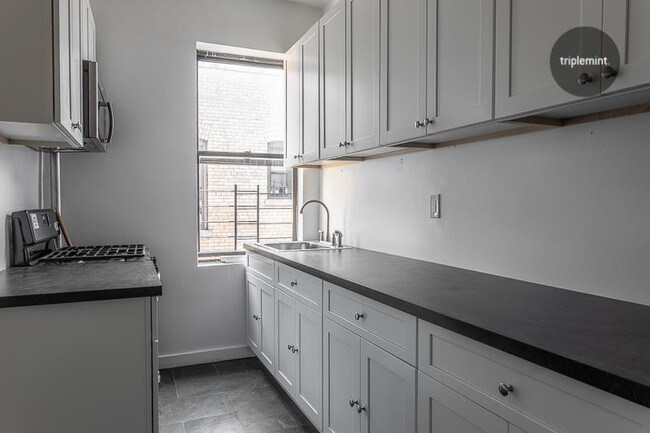 Building Photo - 530 West 136th Street