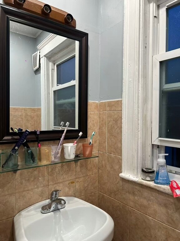 Foto del edificio - 10 Faxon Rd