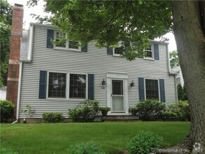 Building Photo - 92 Linden Ave