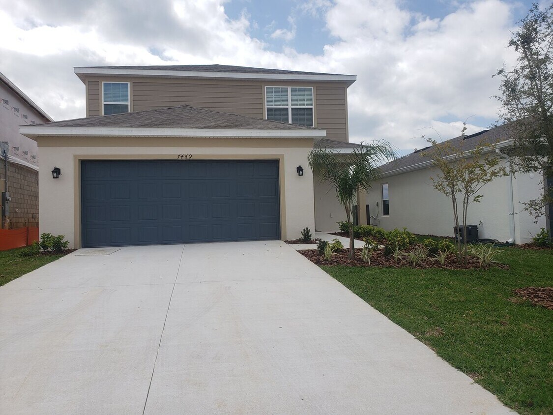 Primary Photo - Beautiful Ridgeview Home!