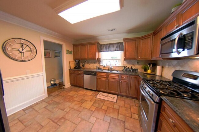 Building Photo - 4613 Kipling Dr.