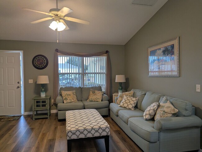 Building Photo - Nice furnished or unfurnished home located in the Village of Mallory in The Villages,