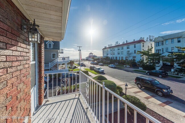 Foto del edificio - 102 10th Ave