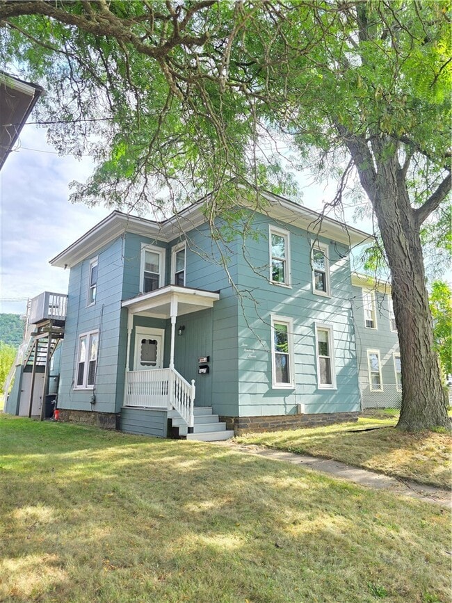 Building Photo - 311 Woodview Ave