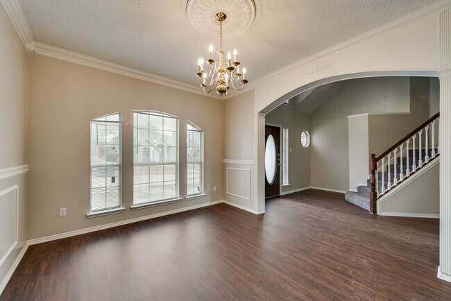 Building Photo - Spacious 4 bedroom home!  Garland ISD