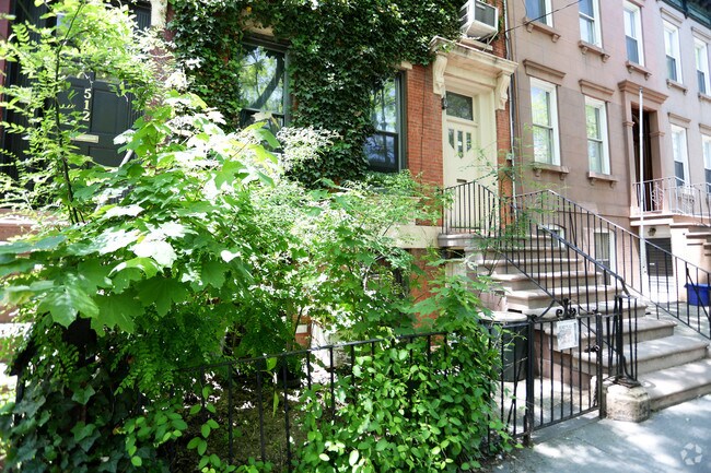 Building Photo - 510 Clinton St