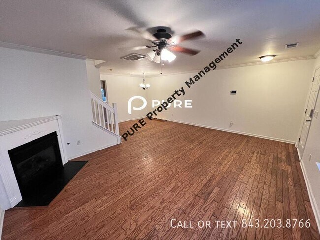 Foto del edificio - 3 Bedrooms Townhome In Oak Bluff!!