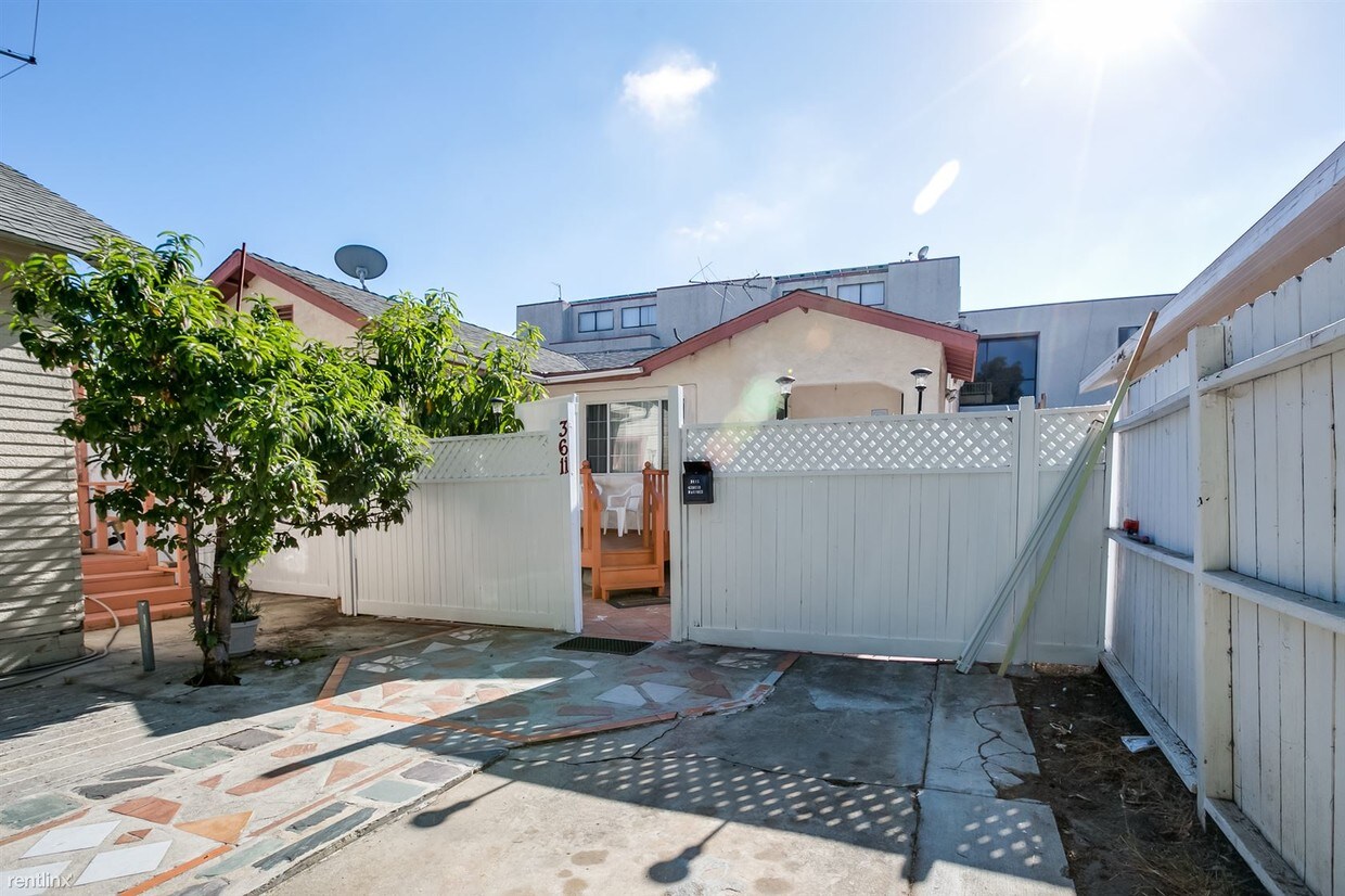 Primary Photo - 3611 Faris Dr