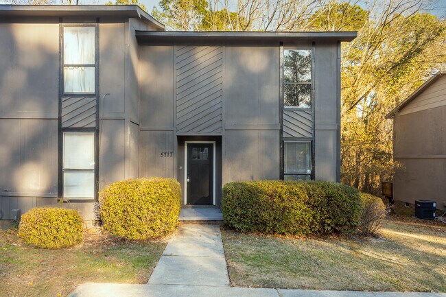 Foto del edificio - 5717 Aftonshire Dr