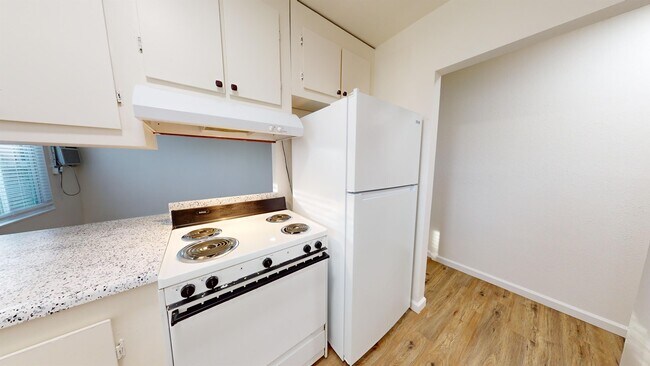 Building Photo - 2563 Irwin Rd
