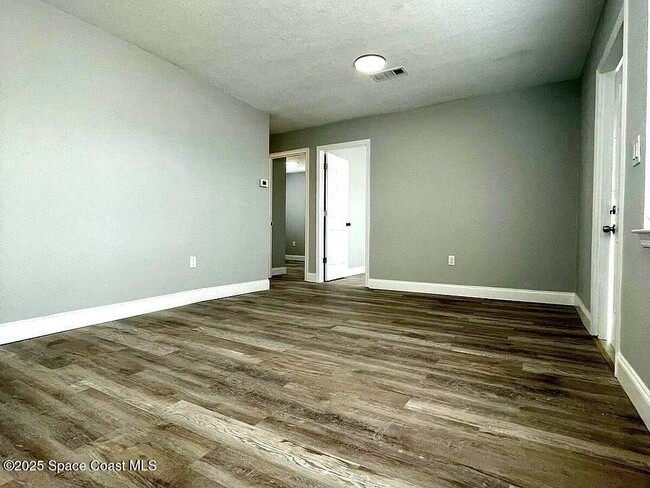 Foto del edificio - 814 Tropic St