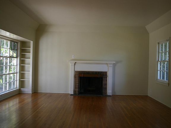 Building Photo - 625 W Twelfth St