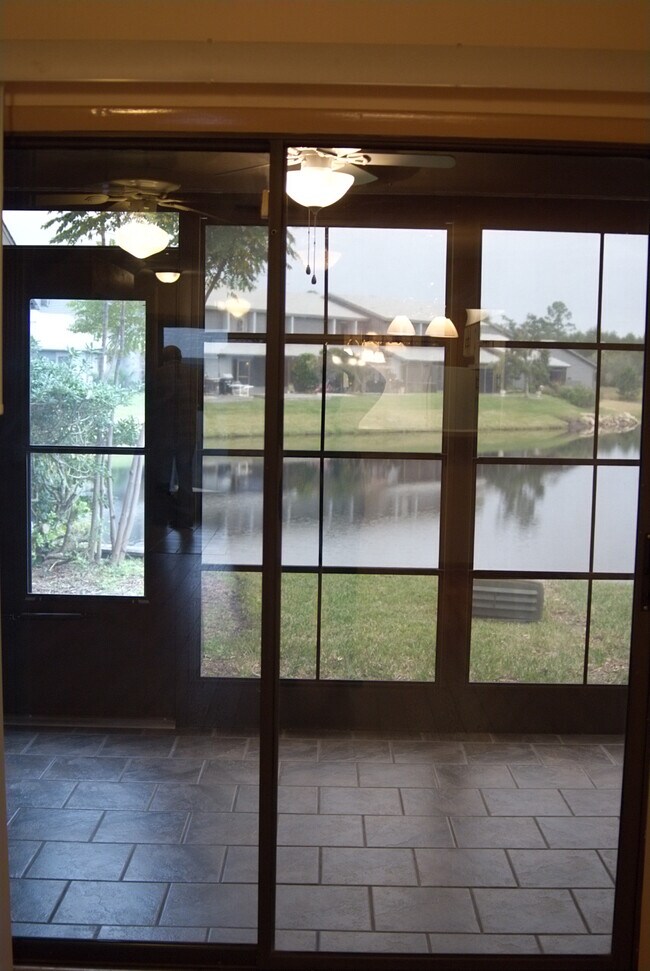 Lovely Patio overlooking Lake - 200 Lemon Tree Ln