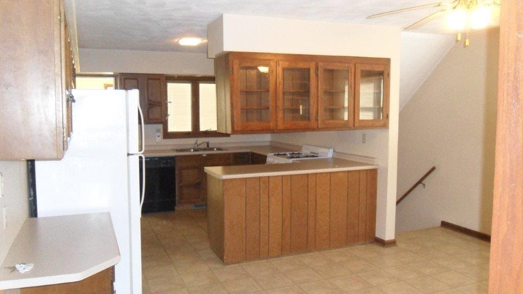 Primary Photo - 415 N Neisse St