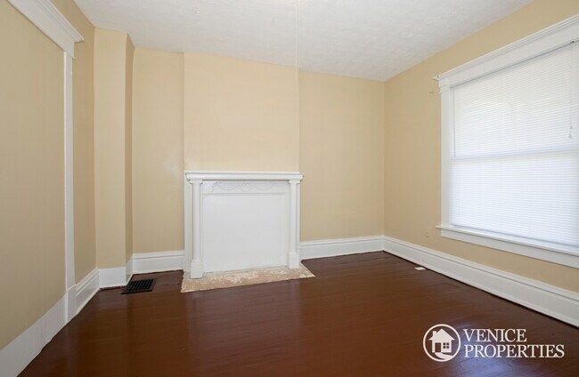 Building Photo - 1665 N 4th St